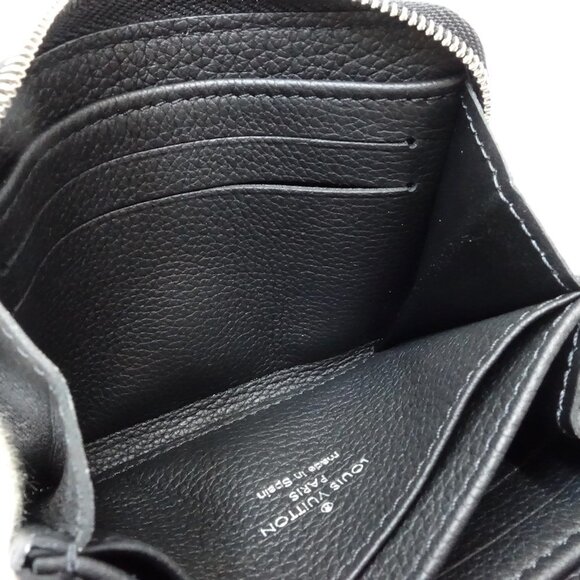 LOUIS VUITTON Black Leather Wallet - Picture 8 of 10